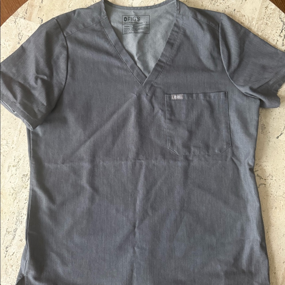 Figs Graphite Scrub Top: Catarina One-Pocket Size Large